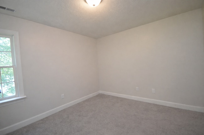 Building Photo - 2504 Timothy Dr