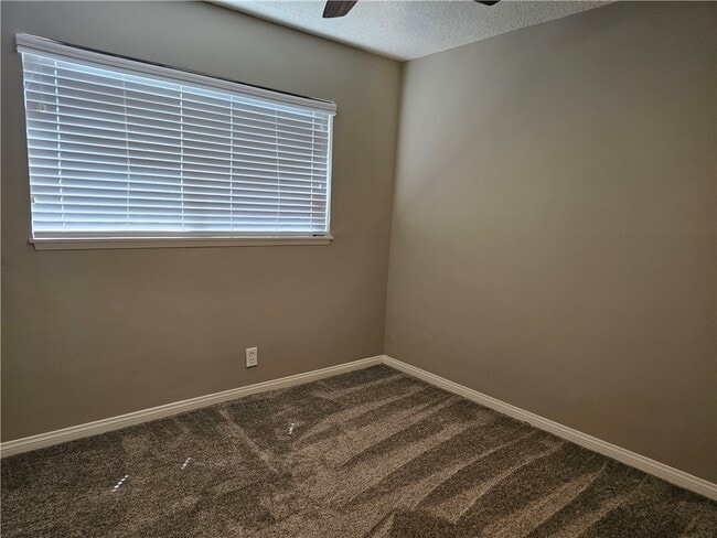 Building Photo - 10331 Sande St
