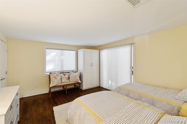 Building Photo - 6 Sunset Rd