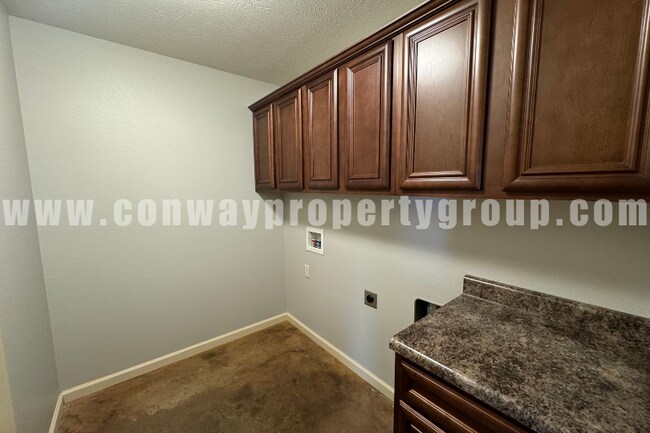 Building Photo - 910 Wineberry Rd