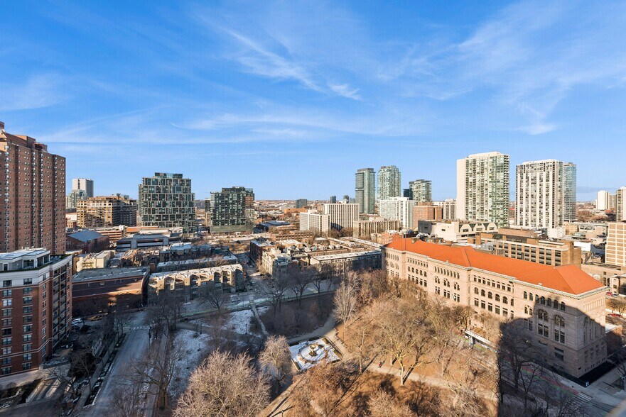 Building Photo - 33 W Delaware Pl