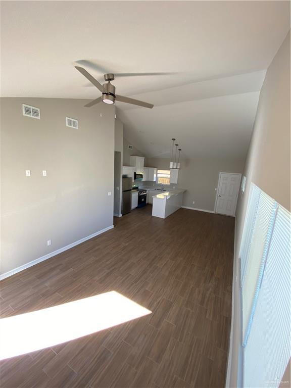 Building Photo - 9 Sparrow Rd