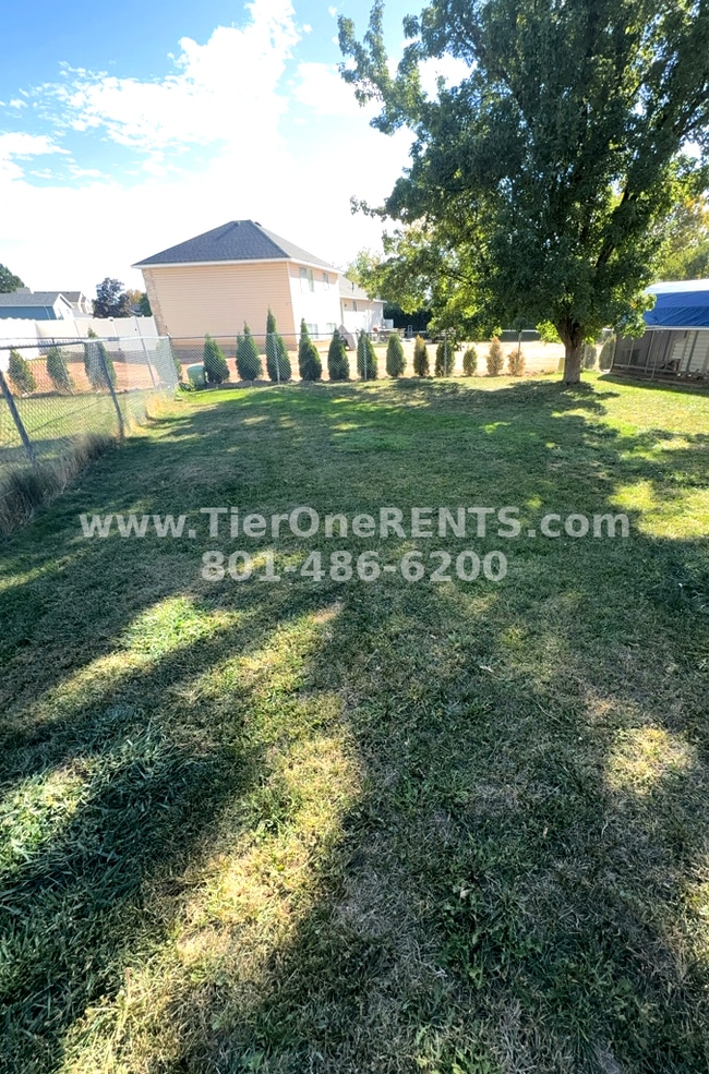 Building Photo - NO DEPOSIT option available for qualified renters through Obligo.