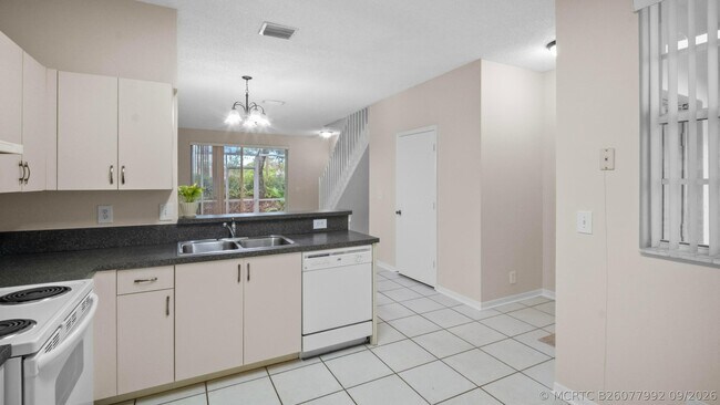 Building Photo - 3636 San Simeon Cir