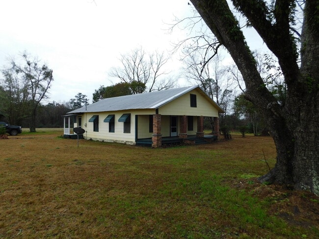 Building Photo - At home in the country