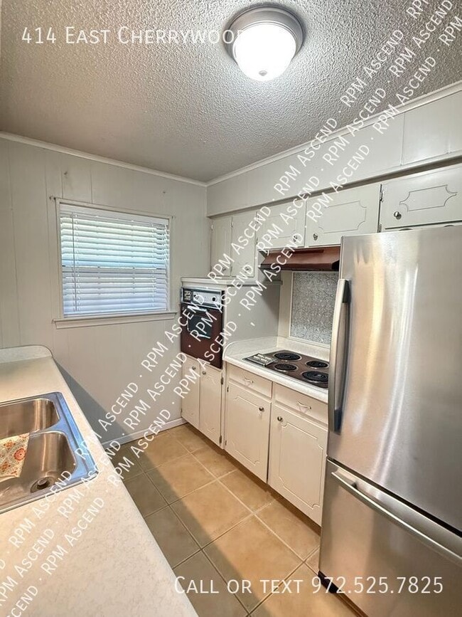 Building Photo - 414 E Cherry Wood Ln