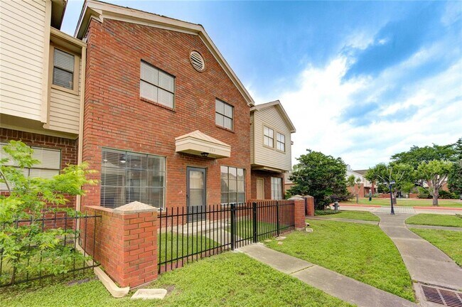 Building Photo - 1103 Dulles Ave