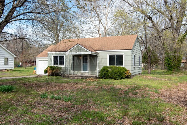 Building Photo - 2 Bedroom 1 Bath located in West Coffeyville