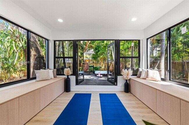 Building Photo - 751 NE 80th St