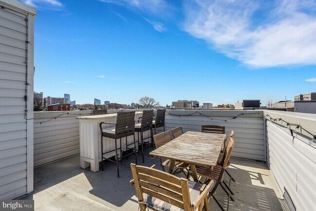 Building Photo - 709 N 19th St