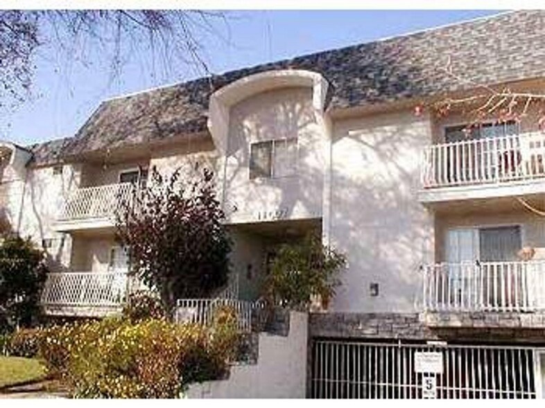 Building Photo - 11007 Hartsook St