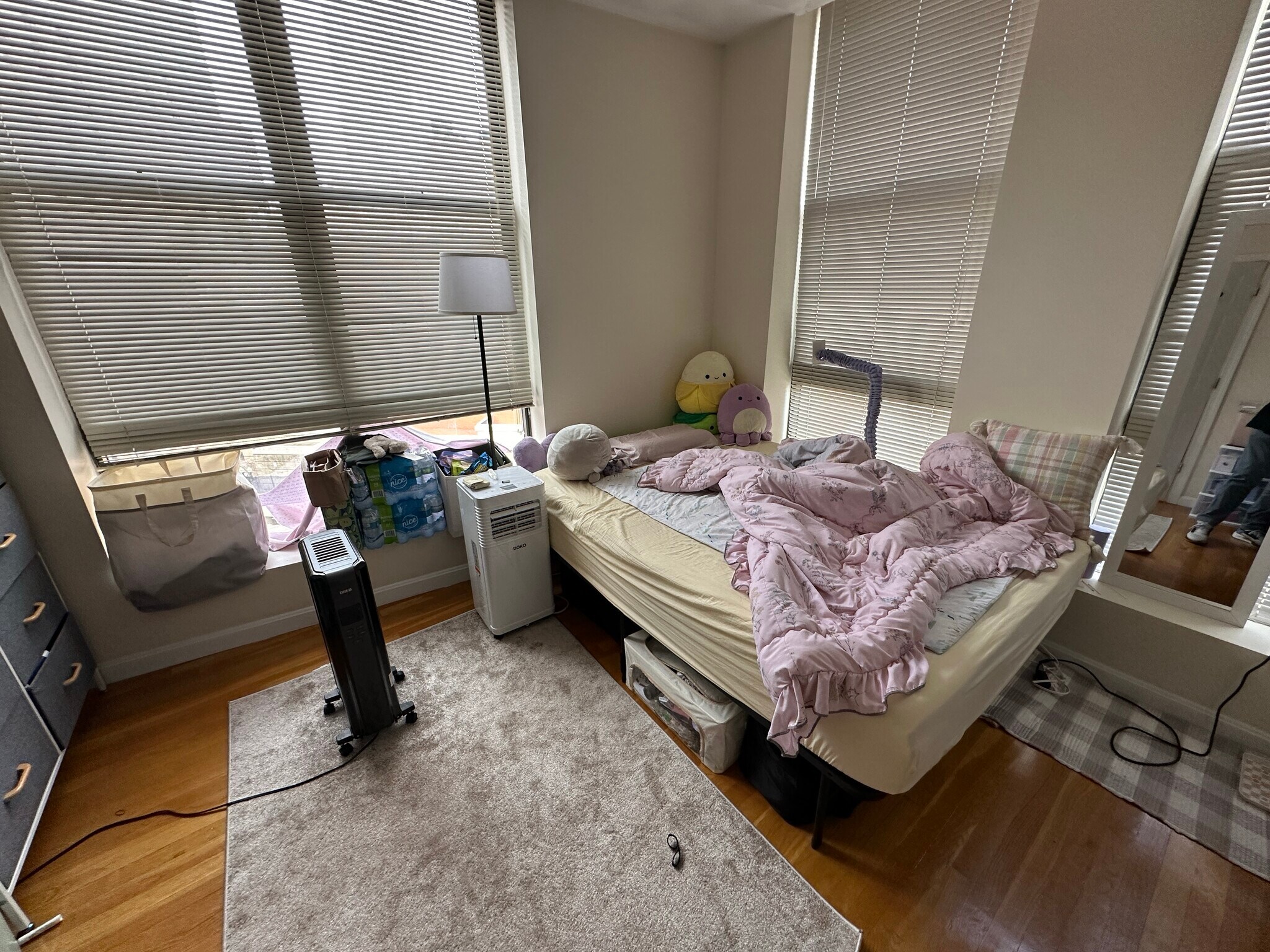 Building Photo - 83 Essex St