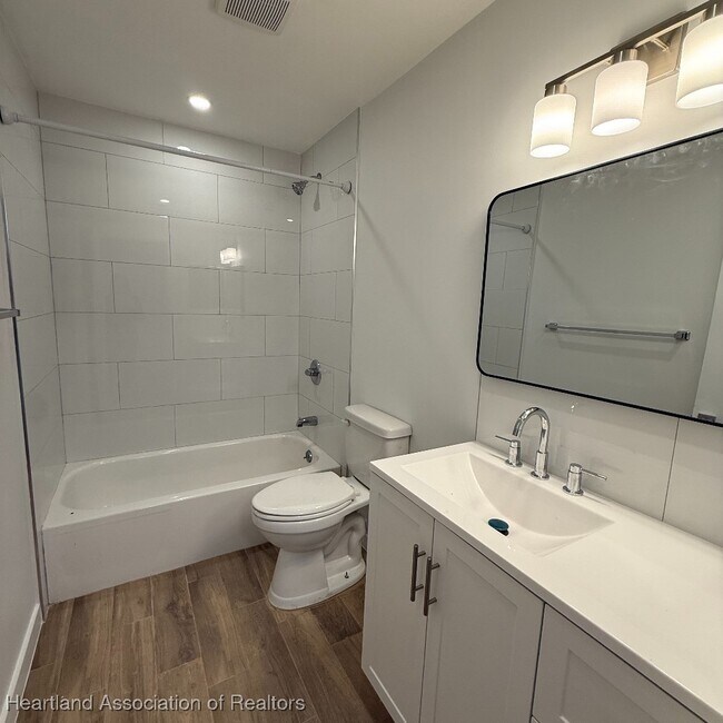 Building Photo - 317 E Main St