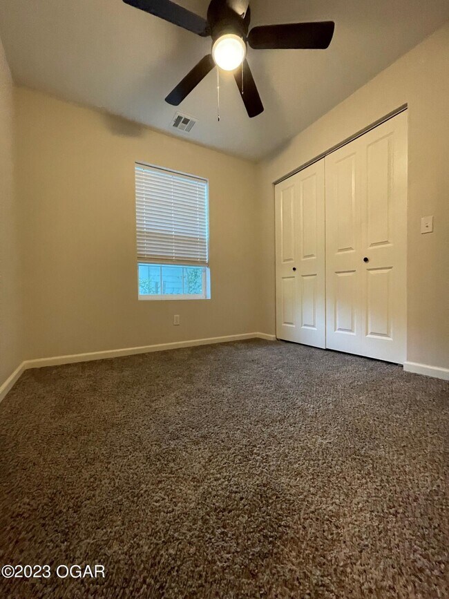 Building Photo - 524 N Jackson Ave