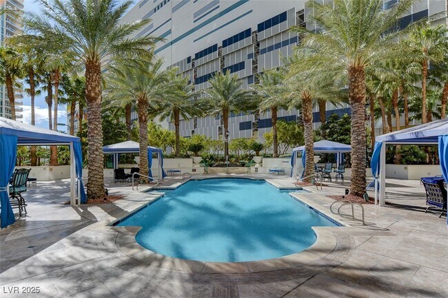 Building Photo - 2747 Paradise Rd