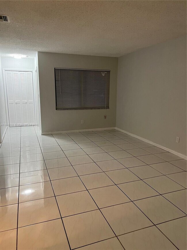 Building Photo - 7407 NW 76th Ct
