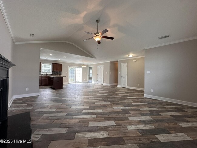 Building Photo - 159 Cavalier Dr