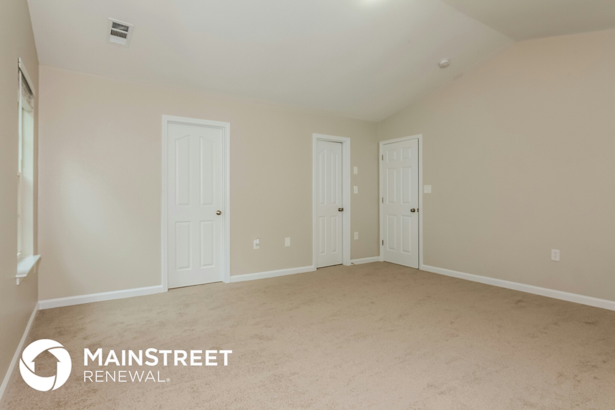 Building Photo - 544 River View Dr