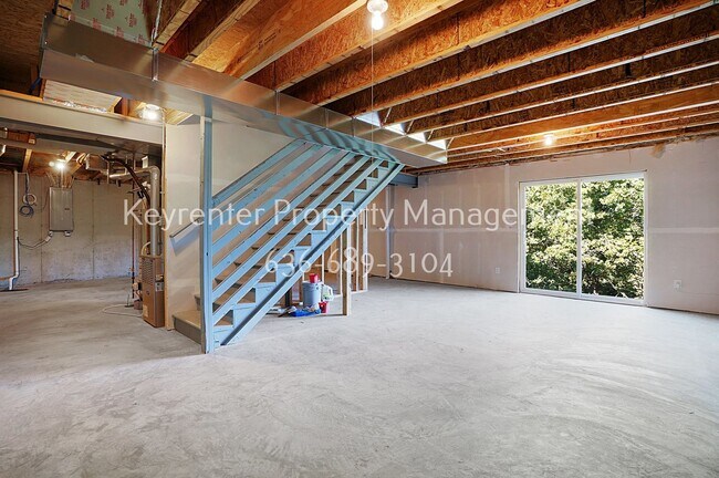 Building Photo - Coming Soon!!! Spacious and Modern 3-Bedroom Home for Rent Near Butler Lake