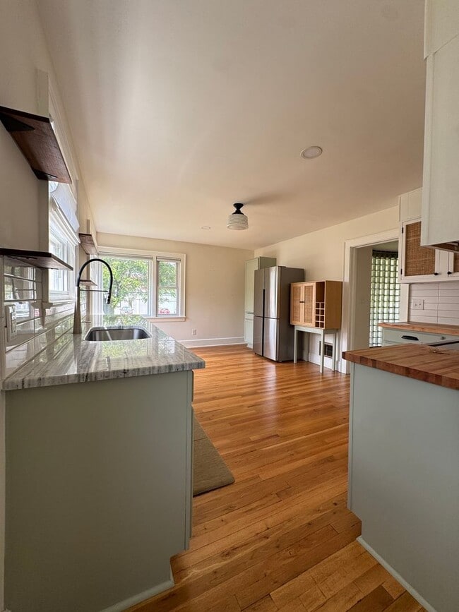 Building Photo - Unique and pristine home for rent in Cave Spring! 2BR 1.5 Bath
