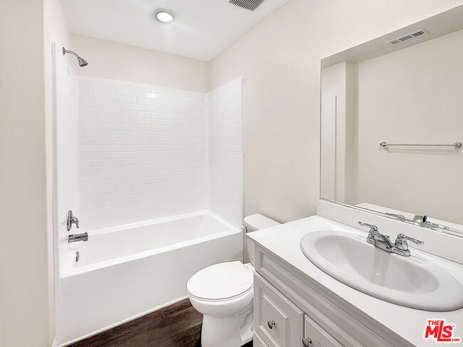 Building Photo - 27607 Sawtooth Ln