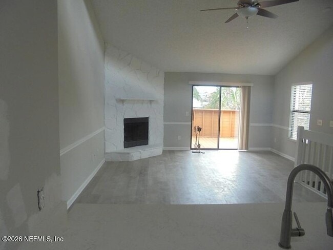 Building Photo - 319 Second St