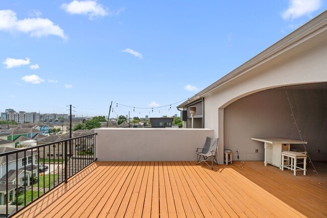 Building Photo - 1112 Andrews St