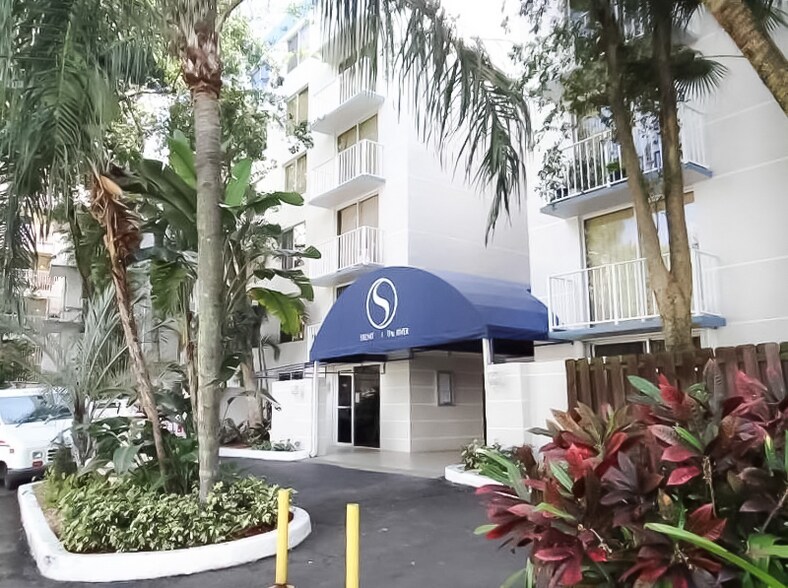 Building Photo - 1740 North Miami River