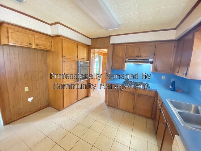Building Photo - 40291 LA-42