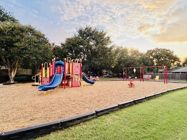 Building Photo - 9219 Goodmeadow Dr