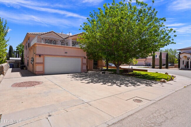 Building Photo - 1091 Los Moros Dr