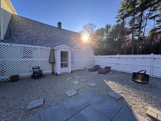 Building Photo - 258 Walnut St