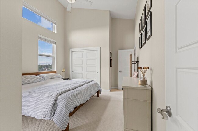 Building Photo - 3553 S Emerson St