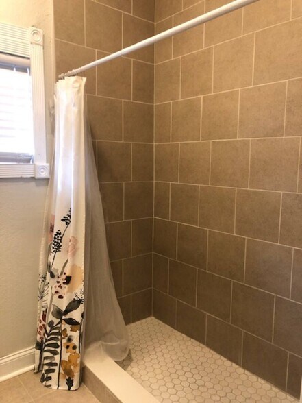 Building Photo - 3515 N 10th St