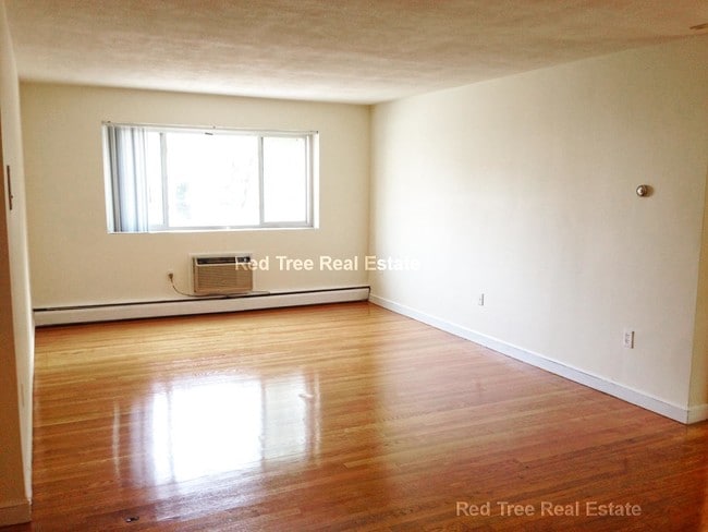 Building Photo - 34 Gardner St