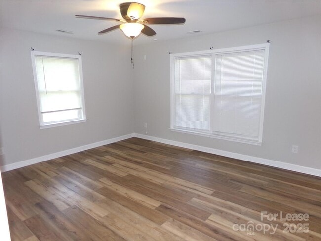 Building Photo - 40119 NC-740