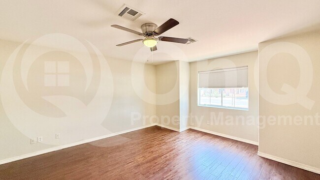 Building Photo - 822 W Earll Dr