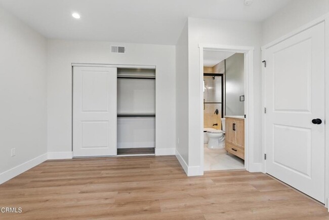 Building Photo - 6708 Riverton Ave