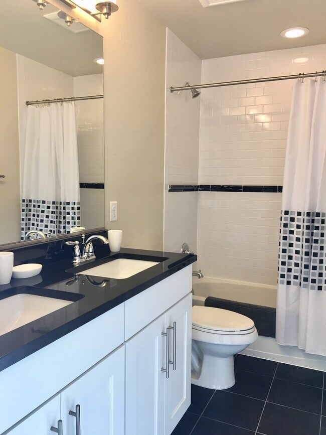 Building Photo - Custom Built Richmond Home for Lease in Fort Collins!