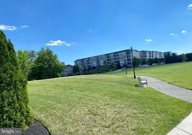 Building Photo - 4204 Lexington Ct