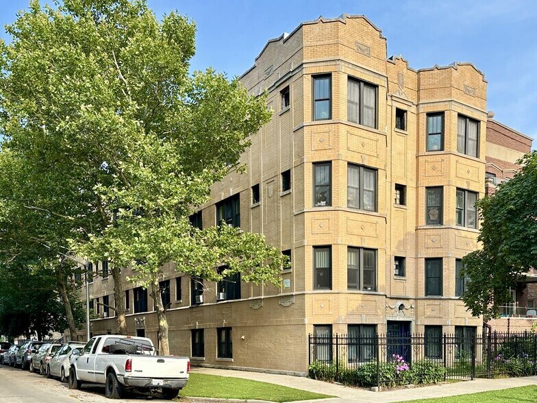 Building Photo - 2921 W McLean Ave