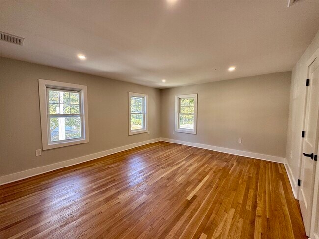 Building Photo - 57 Salem St