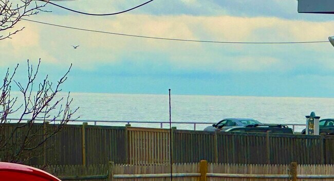 Building Photo - 2 Rockland Cir