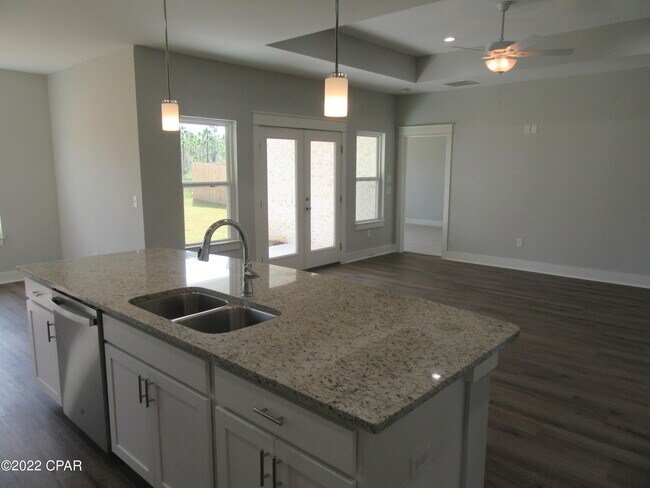 Building Photo - 154 Drews Ln