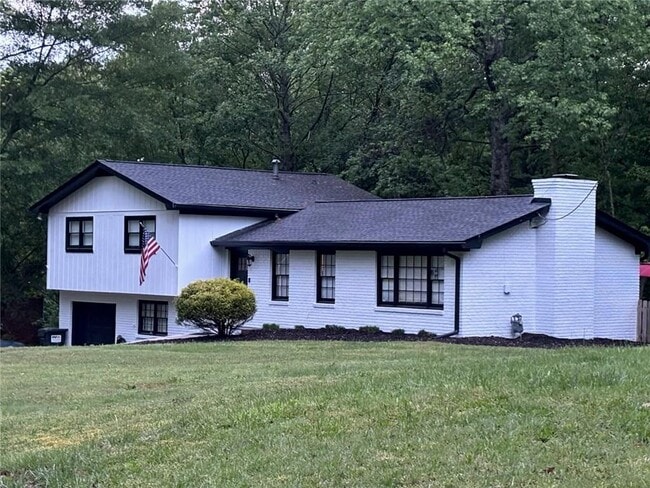 Primary Photo - 140 Timberland St