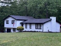 Building Photo - 140 Timberland St