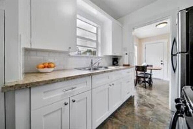 Building Photo - 4821 Rusk St