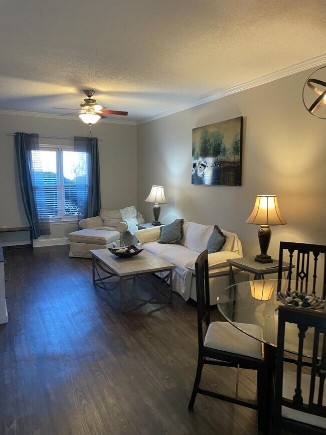 Building Photo - 385 Old Epps Bridge Rd