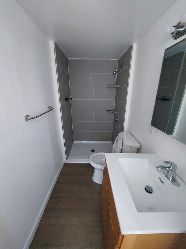 Building Photo - Charming Tacoma Home on a Peaceful Corner Lot!