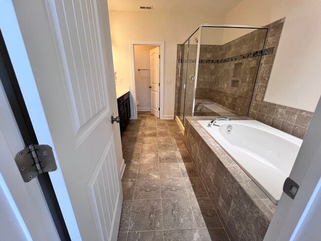 Building Photo - 1214 Alston Forest Dr